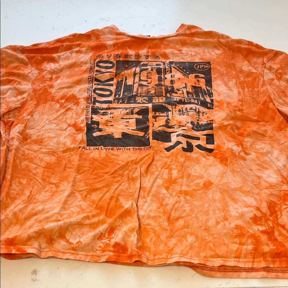 SHEIN Medium Orange Tye Dye Japan Graffiti Style Short Sleeve Graphic T